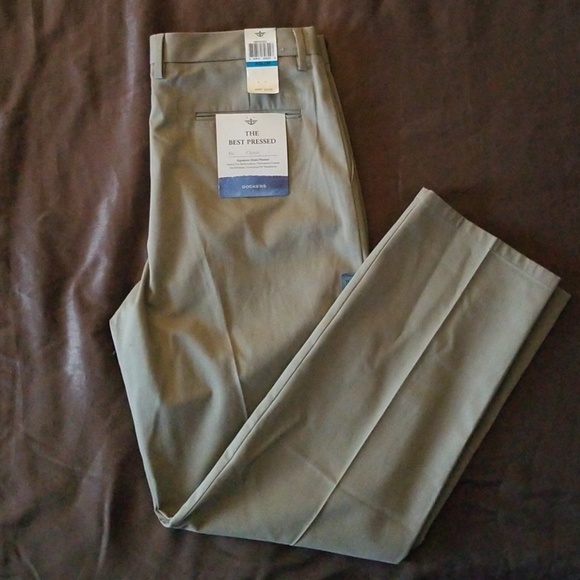 DOCKERS Signature Khaki- Pleated Classic Pants - Picture 2 of 6